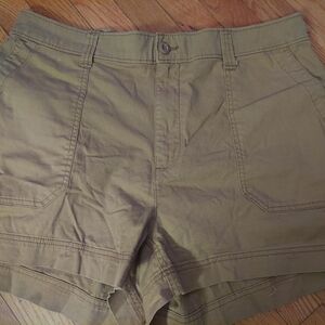 Old Navy High-Rise Chino Shorts in Tan